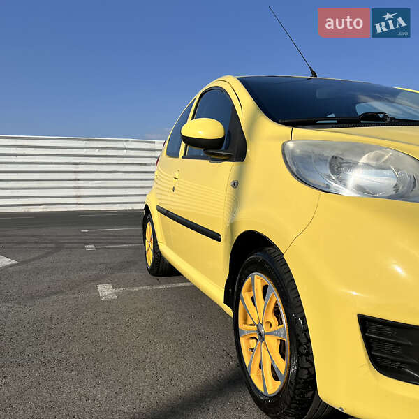 Хетчбек Peugeot 107 2010 в Львові