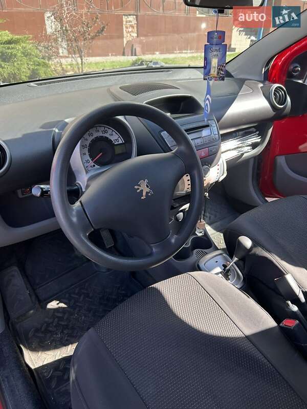 Хетчбек Peugeot 107 2011 в Запоріжжі