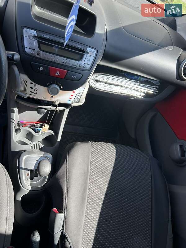Хетчбек Peugeot 107 2011 в Запоріжжі