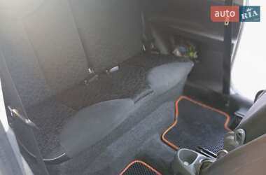 Хэтчбек Peugeot 107 2010 в 