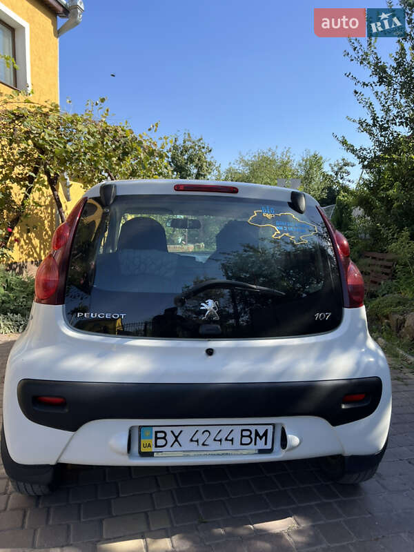 Хетчбек Peugeot 107 2014 в Старокостянтинові