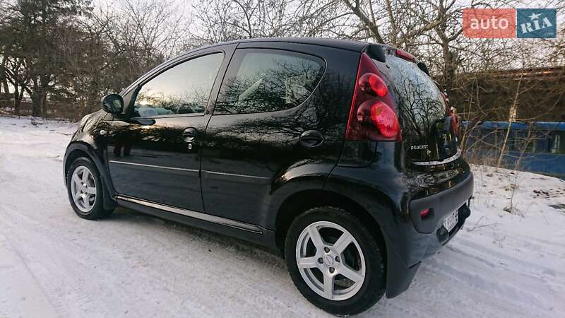 Хетчбек Peugeot 107 2012 в Івано-Франківську