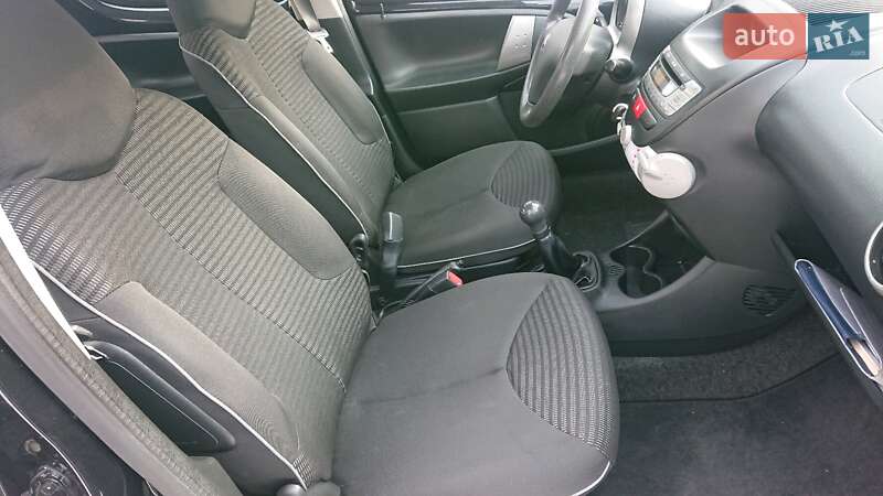 Хетчбек Peugeot 107 2012 в Івано-Франківську