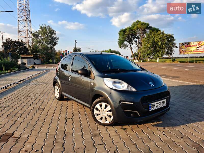 Хетчбек Peugeot 107 2014 в Доброславі