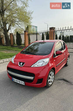 Хэтчбек Peugeot 107 2010 в Александрие