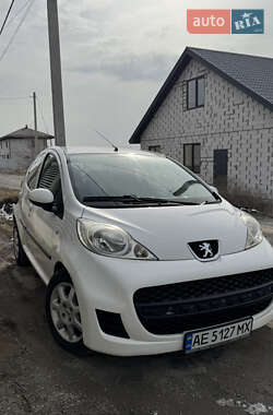 Хетчбек Peugeot 107 2011 в Дніпрі