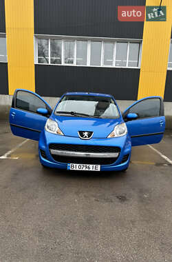 Хетчбек Peugeot 107 2011 в 