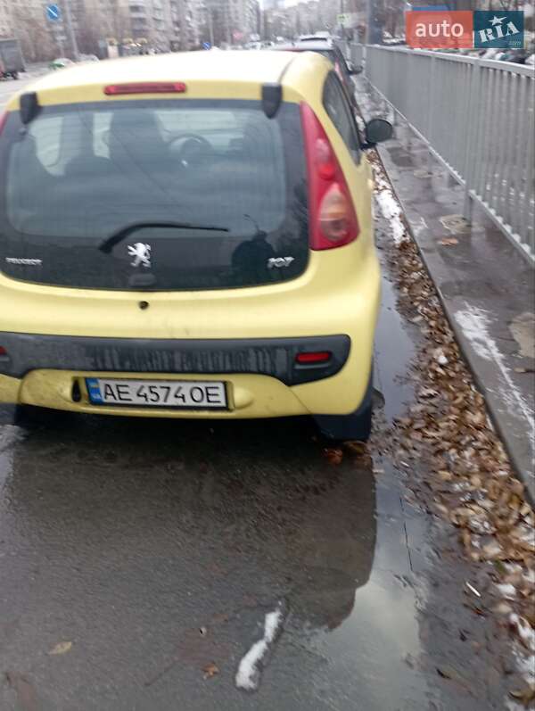 Хетчбек Peugeot 107 2011 в Дніпрі