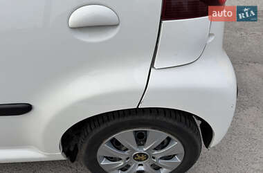 Хетчбек Peugeot 107 2012 в 