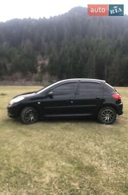 Хэтчбек Peugeot 107 2012 в 
