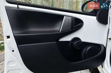 Хетчбек Peugeot 107 2013 в 