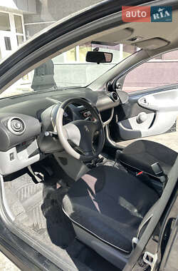 Хэтчбек Peugeot 107 2011 в 