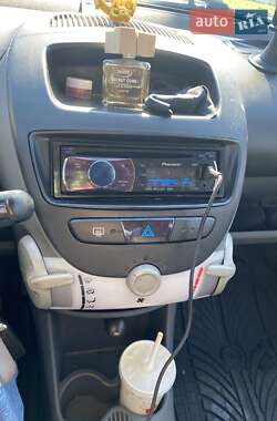 Хэтчбек Peugeot 107 2008 в 