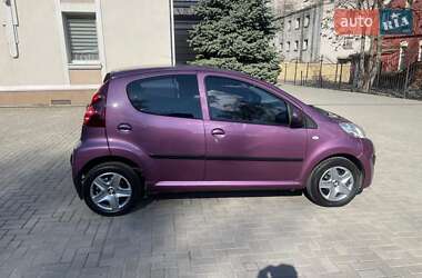 Хетчбек Peugeot 107 2014 в 