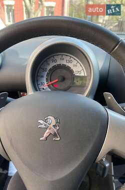 Хетчбек Peugeot 107 2014 в 