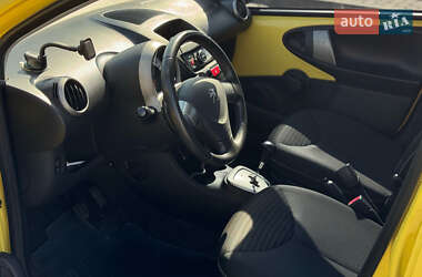Хетчбек Peugeot 107 2012 в 