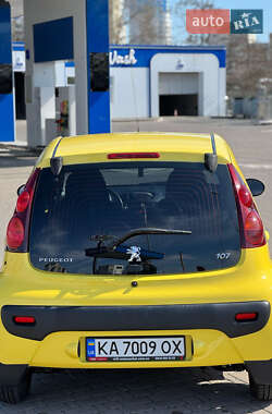 Хетчбек Peugeot 107 2012 в 