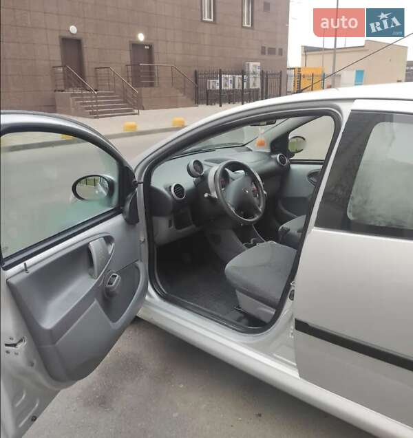 Хетчбек Peugeot 107 2008 в Подільську