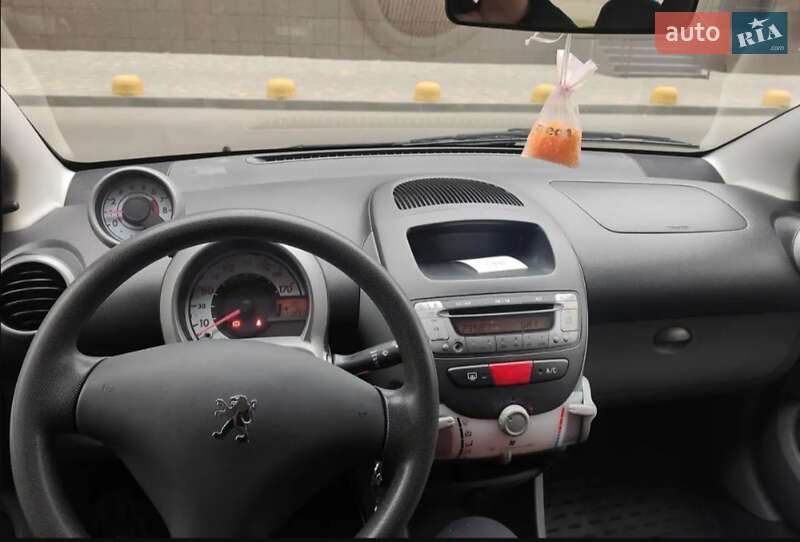 Хетчбек Peugeot 107 2008 в Подільську