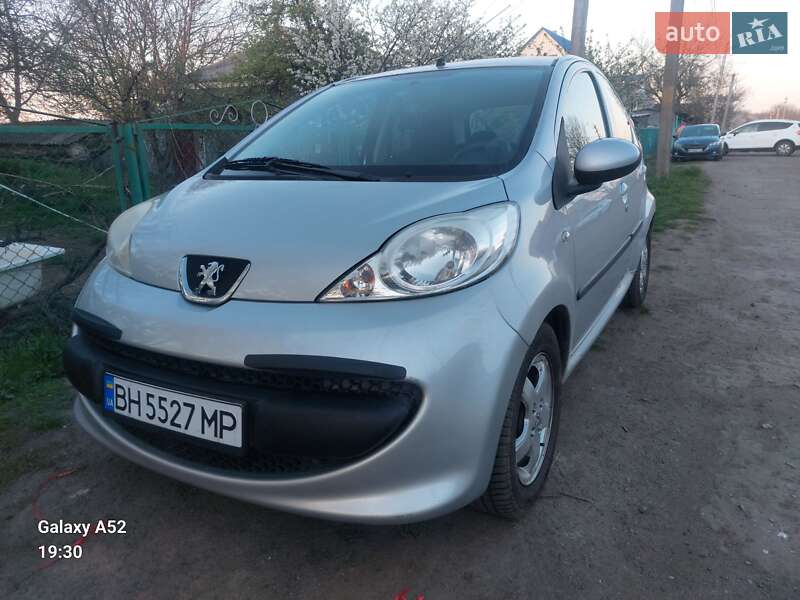 Хетчбек Peugeot 107 2008 в Подільську
