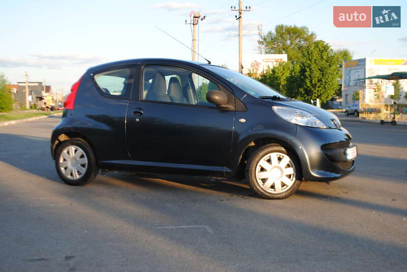 Хэтчбек Peugeot 107 2009 в Буче