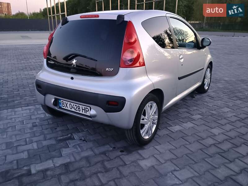 Хетчбек Peugeot 107 2008 в Кам'янець-Подільському