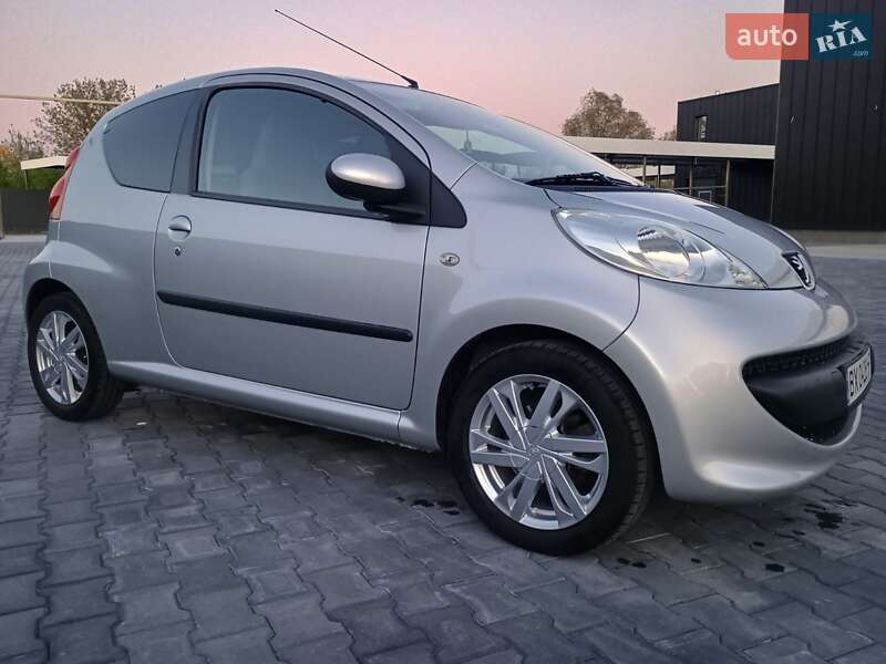 Хетчбек Peugeot 107 2008 в Кам'янець-Подільському
