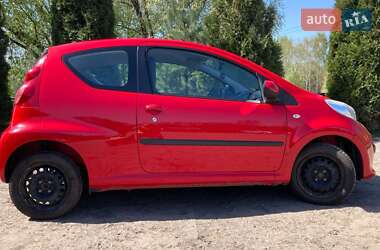 Хэтчбек Peugeot 107 2007 в 