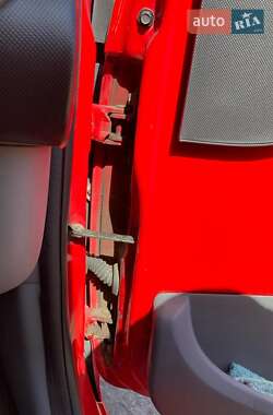 Хэтчбек Peugeot 107 2007 в 
