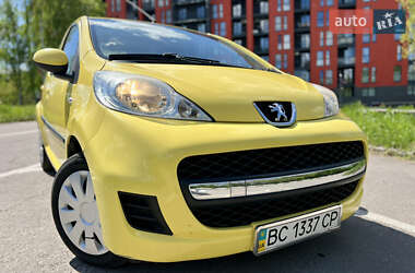 Хетчбек Peugeot 107 2012 в 