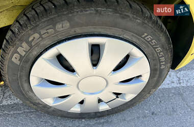Хетчбек Peugeot 107 2012 в 