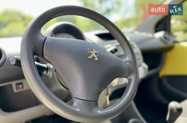 Хетчбек Peugeot 107 2012 в 