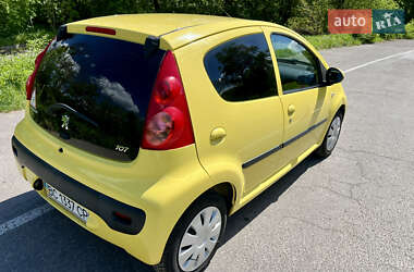 Хетчбек Peugeot 107 2012 в 