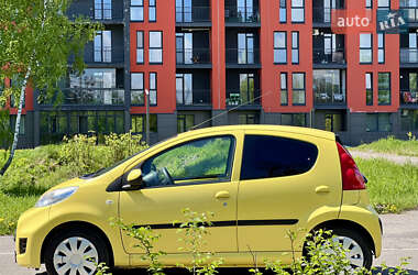 Хетчбек Peugeot 107 2012 в 