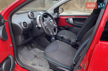 Хетчбек Peugeot 107 2013 в 