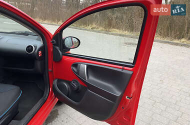 Хетчбек Peugeot 107 2013 в 