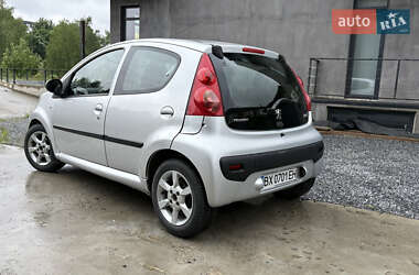Хетчбек Peugeot 107 2011 в 