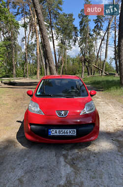 Хэтчбек Peugeot 107 2005 в 