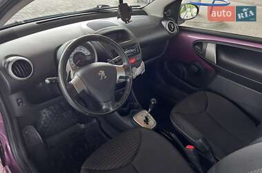 Хетчбек Peugeot 107 2012 в 