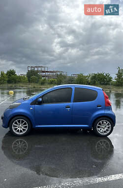 Хэтчбек Peugeot 107 2007 в 