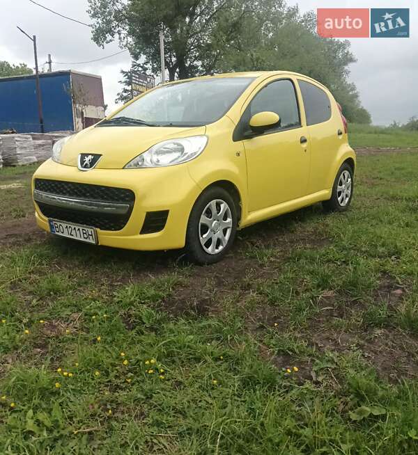 Хэтчбек Peugeot 107 2011 в Теребовле