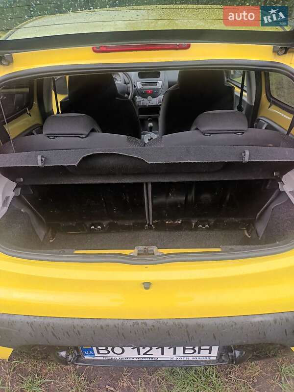 Хэтчбек Peugeot 107 2011 в Теребовле