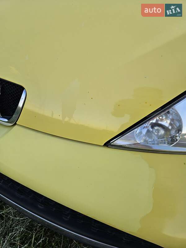 Хэтчбек Peugeot 107 2011 в Киеве
