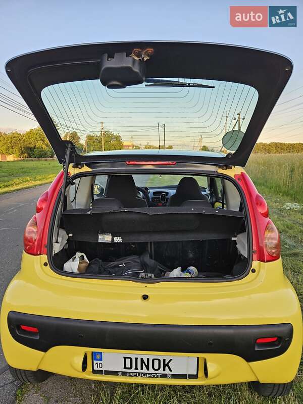 Хэтчбек Peugeot 107 2011 в Киеве