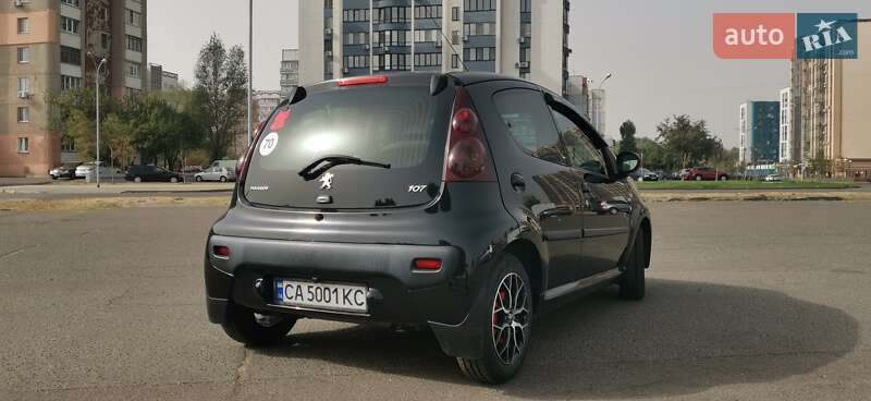 Хетчбек Peugeot 107 2011 в Черкасах
