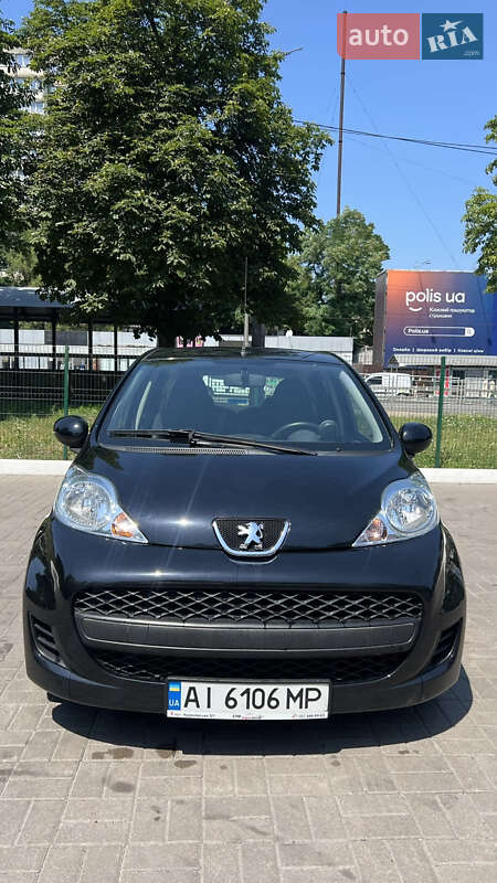 Хэтчбек Peugeot 107 2011 в 