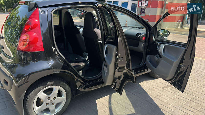 Хетчбек Peugeot 107 2011 в Києві