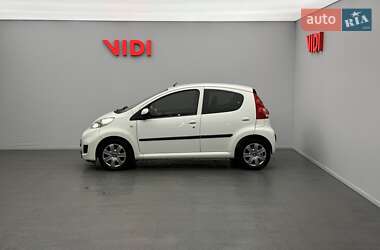 Хетчбек Peugeot 107 2011 в 