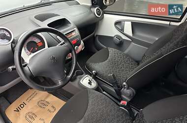 Хетчбек Peugeot 107 2011 в 