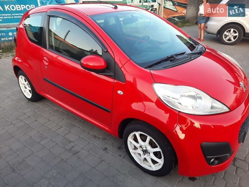 Хетчбек Peugeot 107 2012 в Харкові